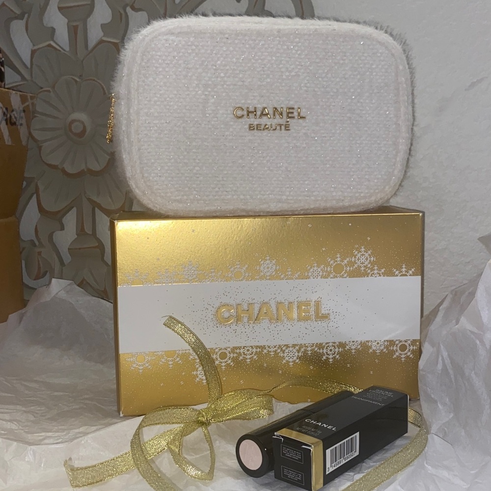 CHANEL Baumé Essential Multi Use Stick in TRANSPARENT with Holiday Pouch